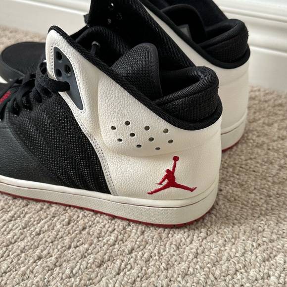 nike air jordan sneakers - Picture 4 of 8